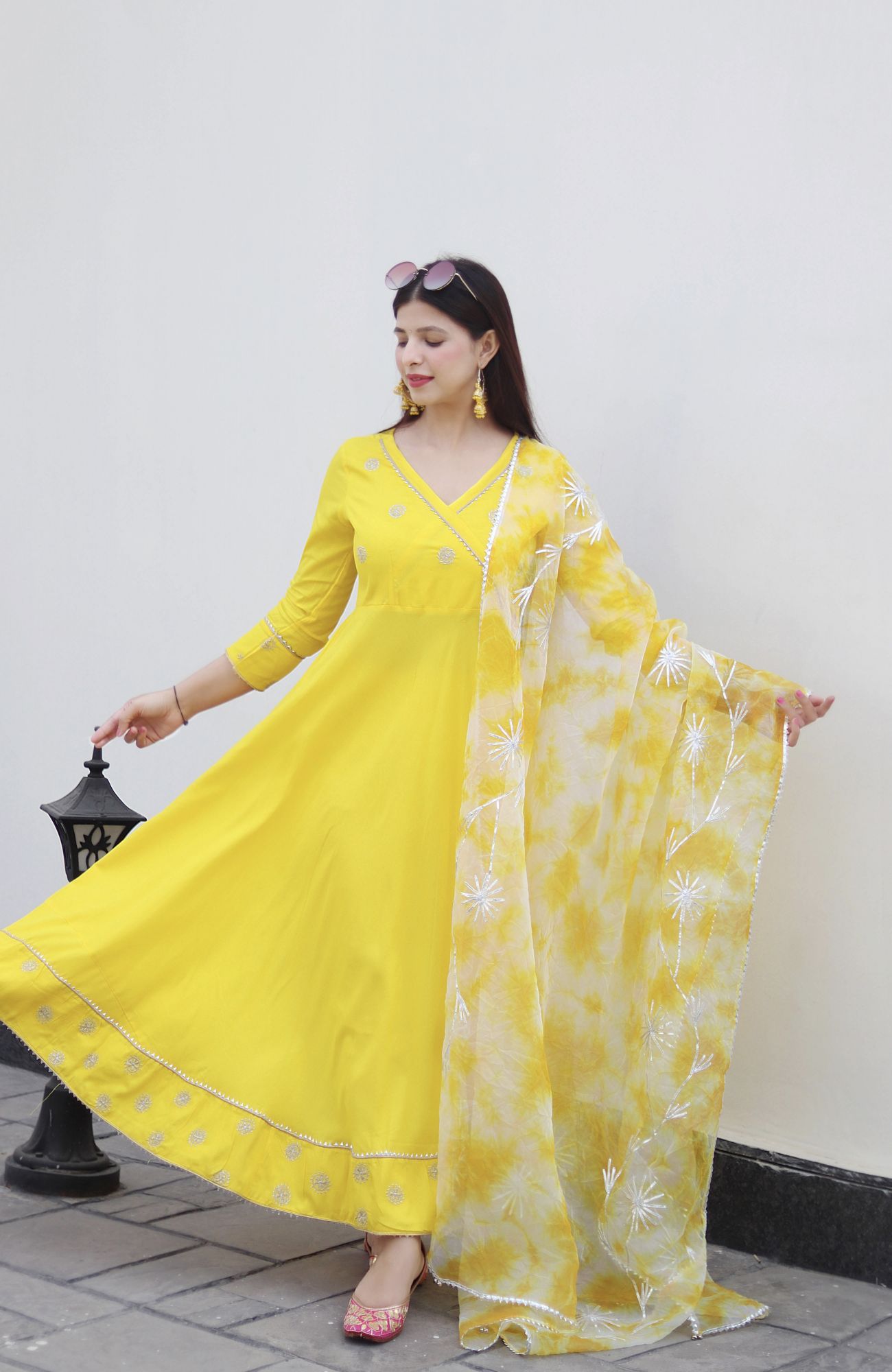 CHIC YELLOW EMBROIDERED TIE-DYE SUIT SET