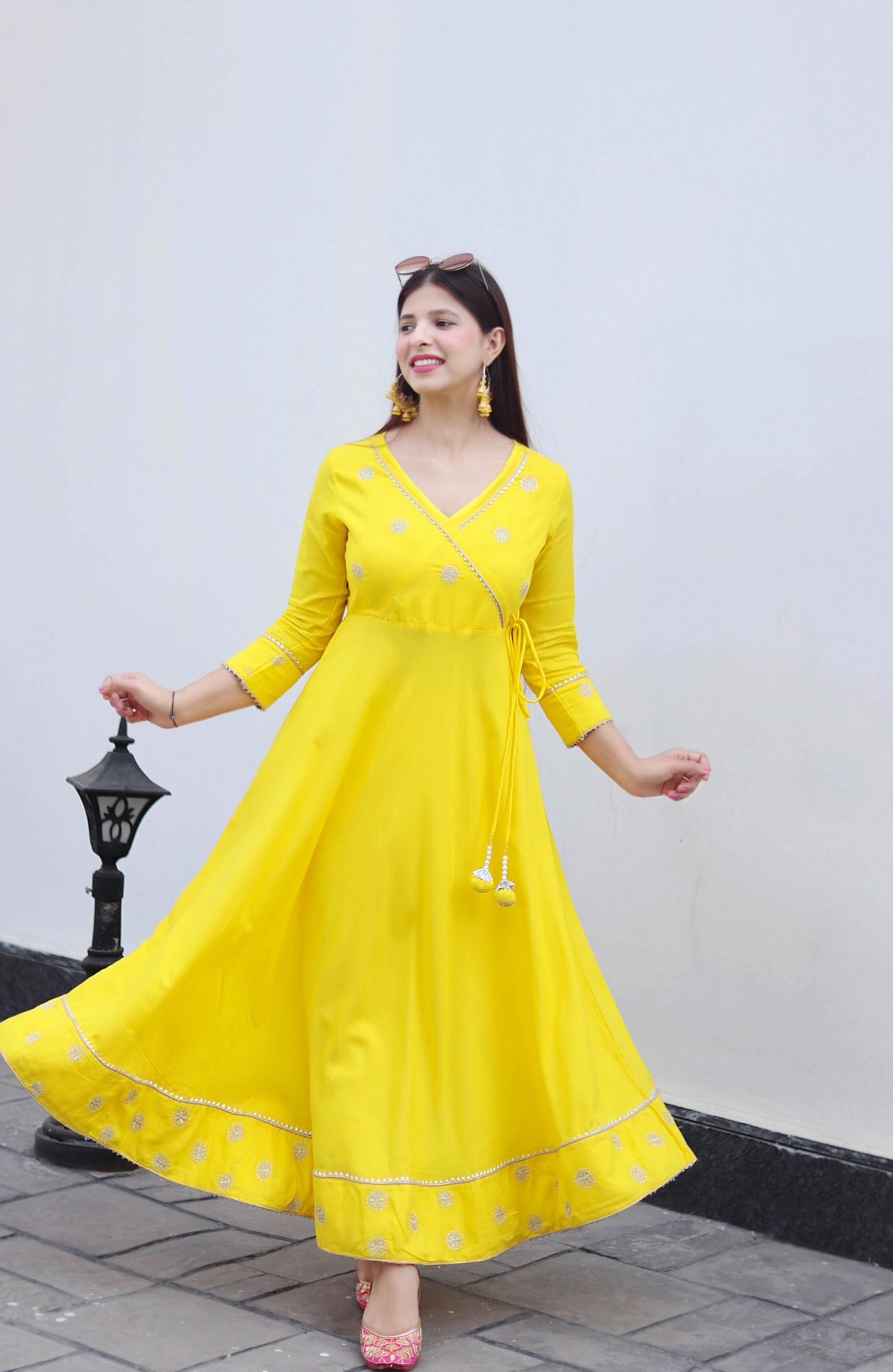 CHIC YELLOW EMBROIDERED TIE-DYE SUIT SET