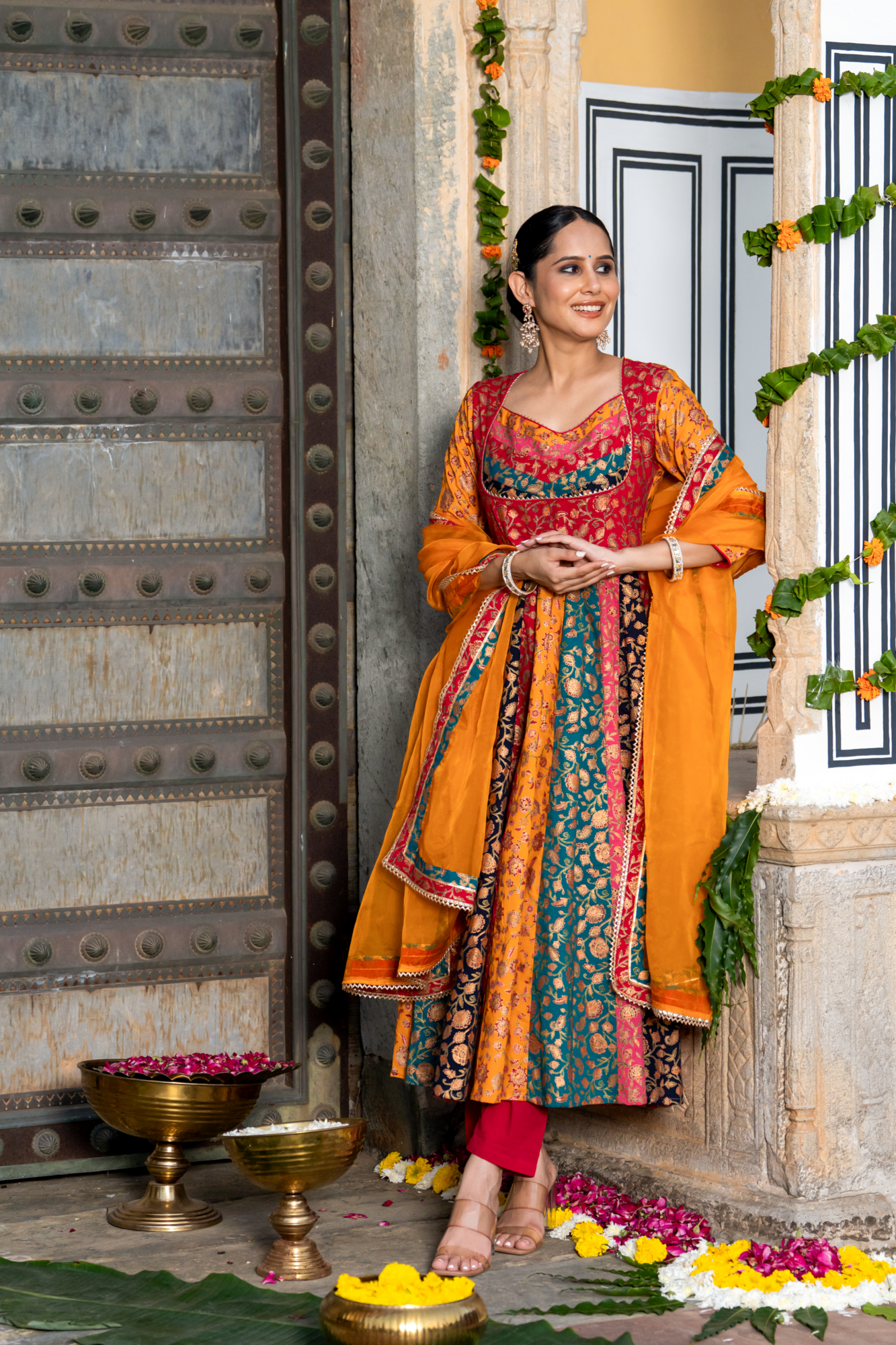 LUXE SPLENDOR ANARKALI SUIT SET