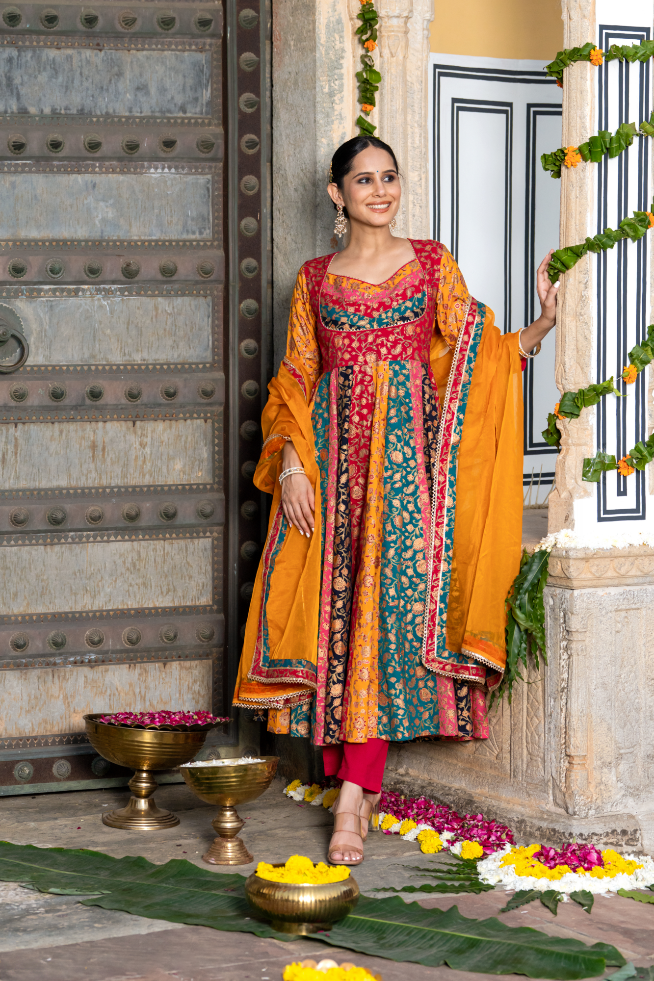 LUXE SPLENDOR ANARKALI SUIT SET
