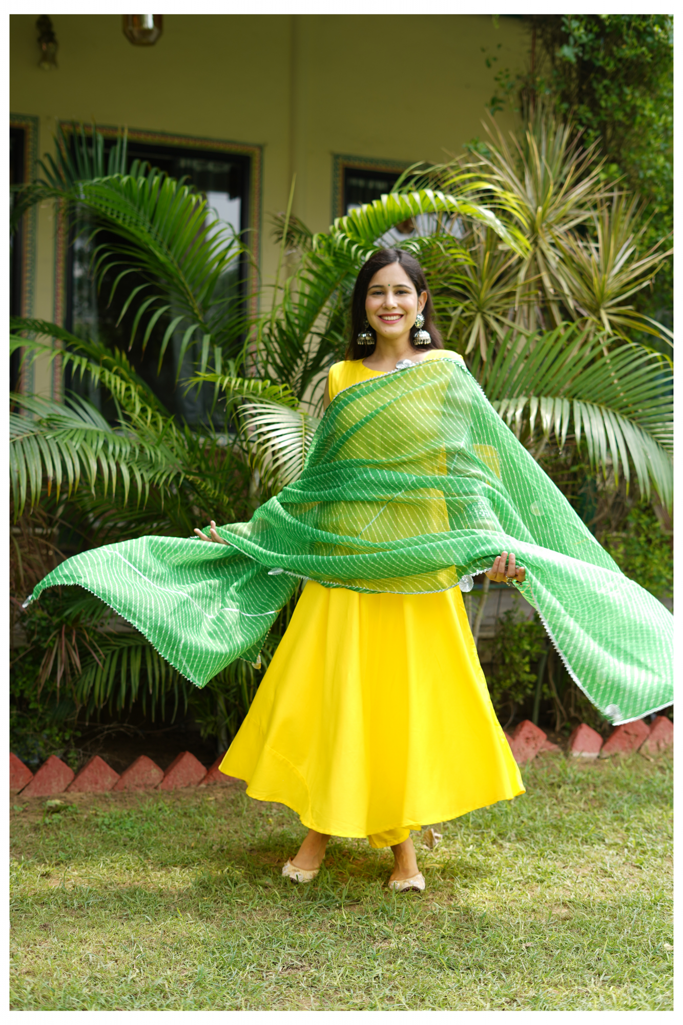 CHIC YELLOW TASSAL SUIT SET