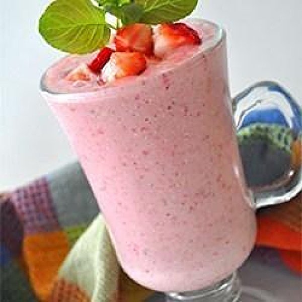 Image of Banana Berry Bonfire - Strawberry Oatmeal Breakfast Smoothie