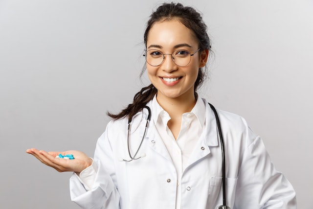 Dr. Amee Daxini talks to us in details about collagen, its loss and how to restore it!