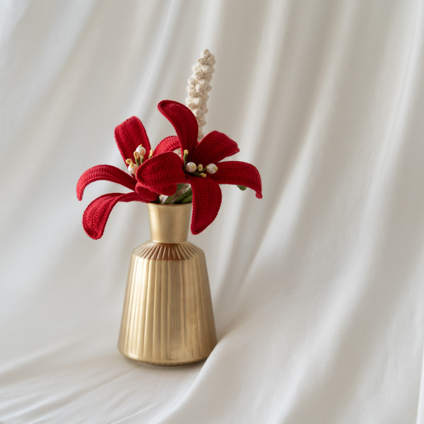 Embellished Lily Vase - Red