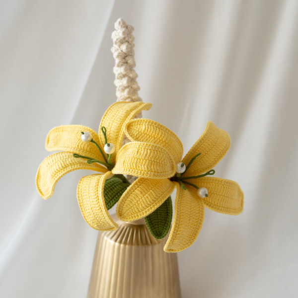 Embellished Lily Vase - Yellow