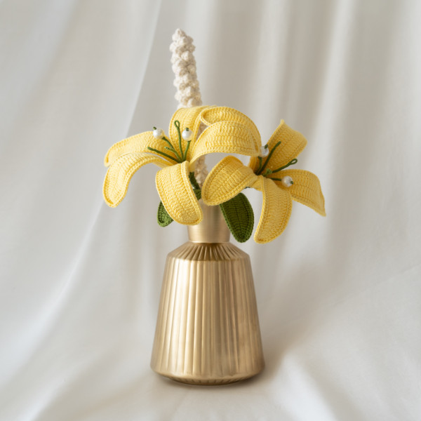 Embellished Lily Vase - Yellow