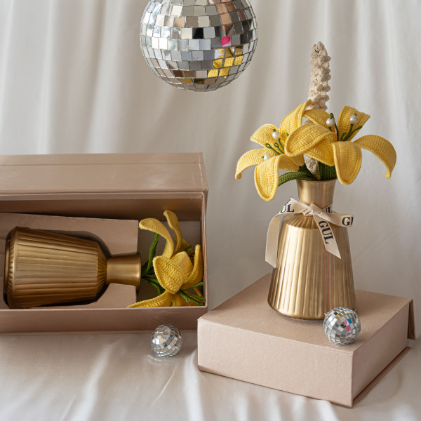 Embellished Lily Vase Yellow