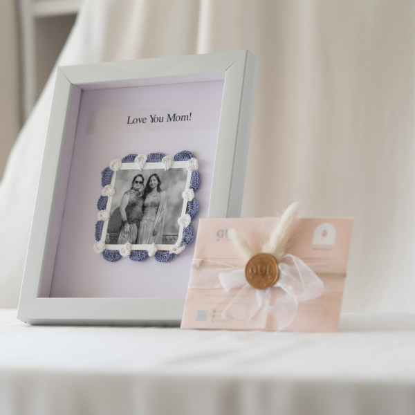 Nostalgia Crochet Frame - Iris Blue