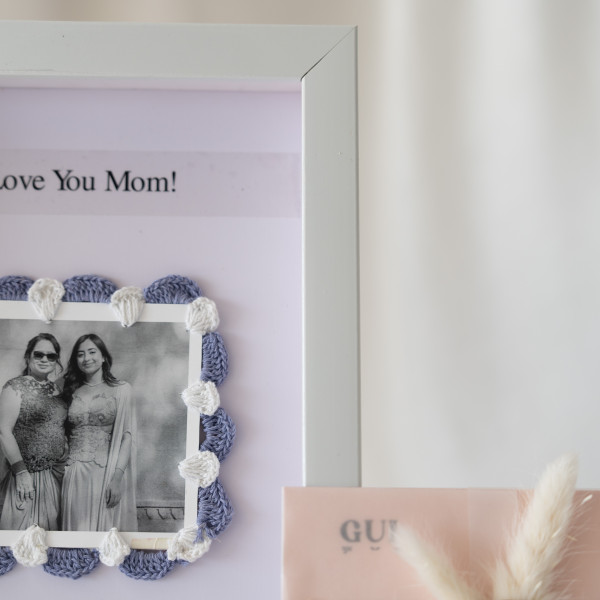 Nostalgia Crochet Frame - Iris Blue