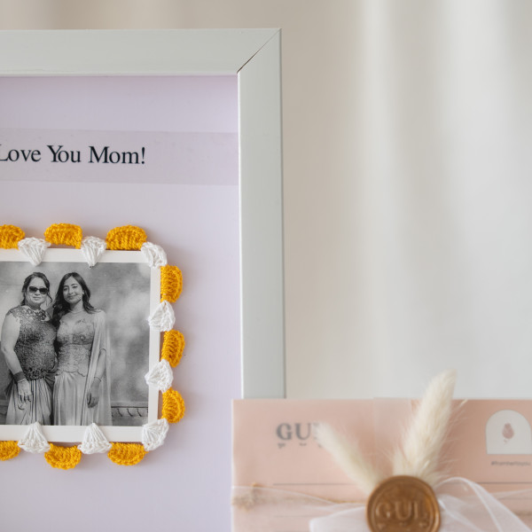 Nostalgia Crochet Frame - Yellow