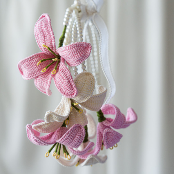 Ombre Lily Hand Bouquet