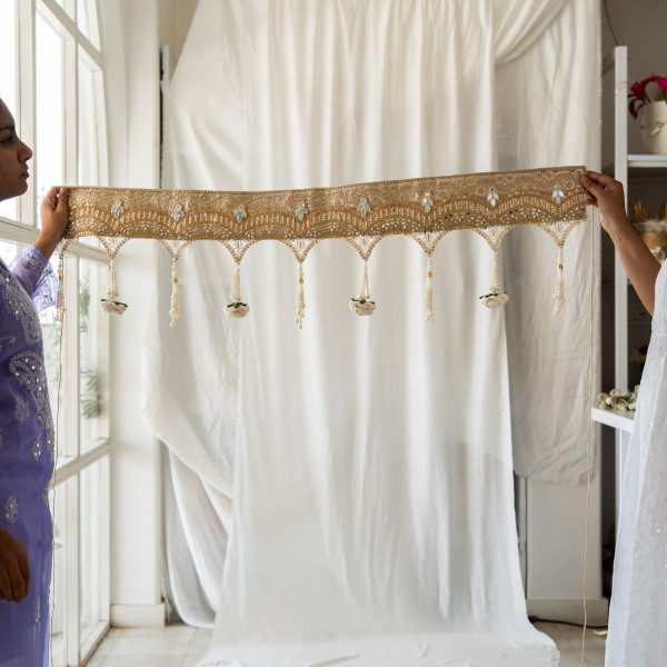 Metallic Gold Bandanwar