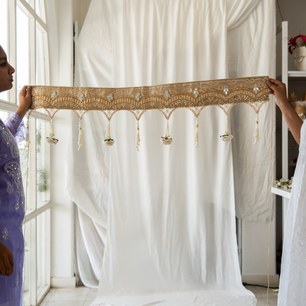 Metallic Gold Bandanwar