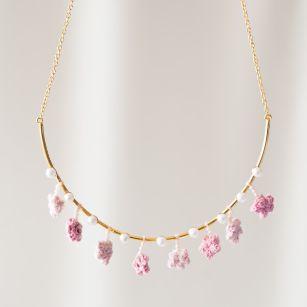 Crochet Bloom Necklace - Ombre