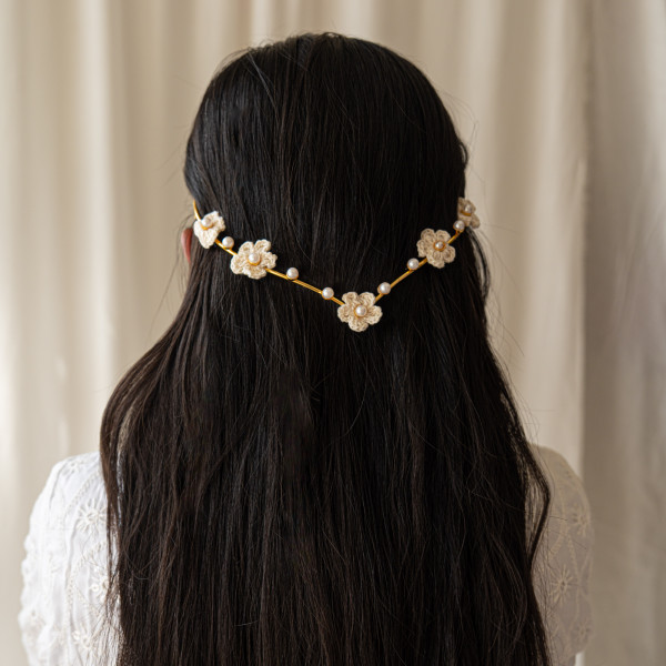 Pearl Bloom Tiara - White