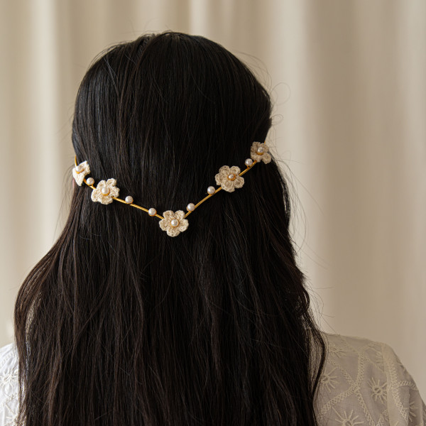 Pearl Bloom Tiara - White