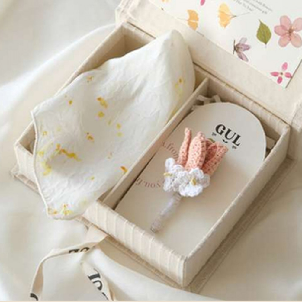 Image of Peach Tulip Accessory Set