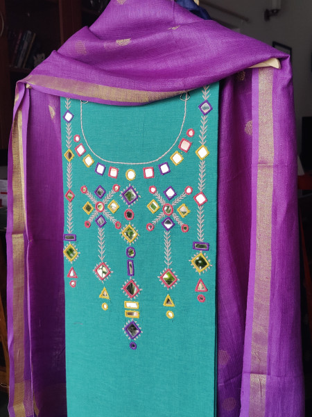 South Cotton Kutch Embroidery Kurta with Bhagalpuri Linen Dupatta (Peacock Green)