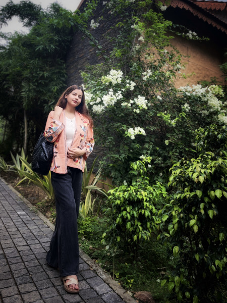 GULDAAN - Modern Kashmiri Shrug with Traditional Embroidery