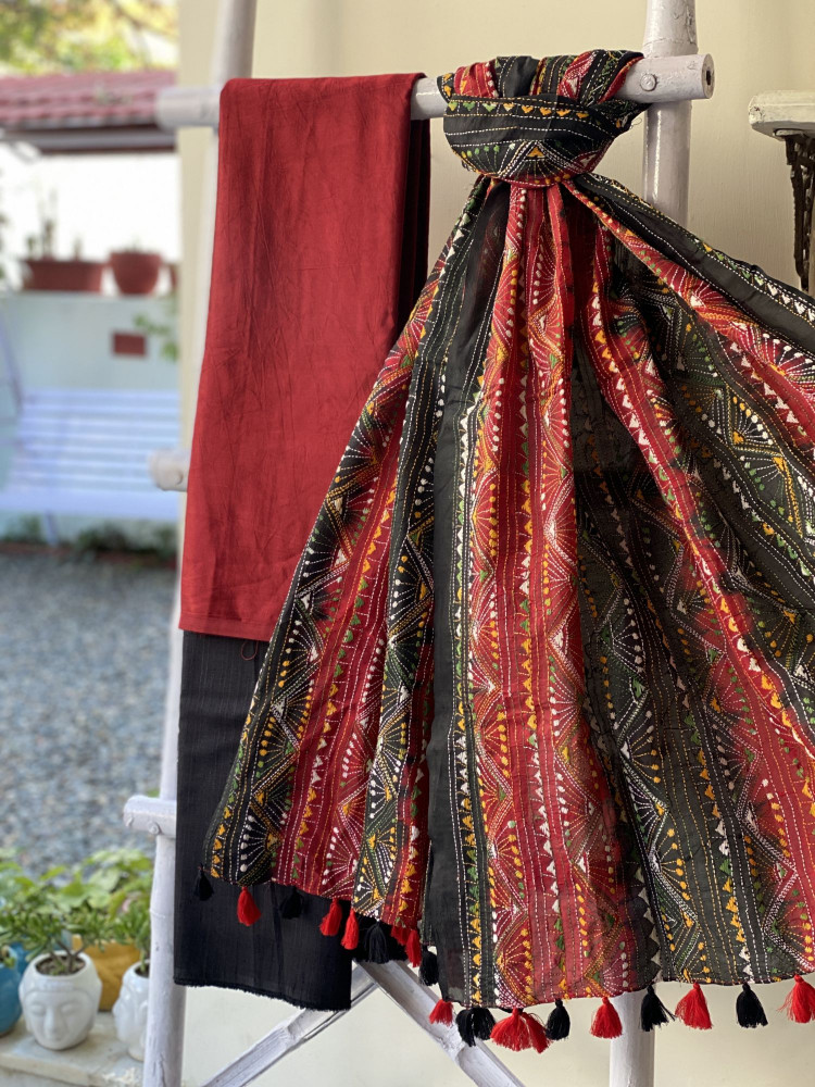 Image of MAROON-BLACK MASHRU SILK KANTHA EMBROIDERED dupatta  SET