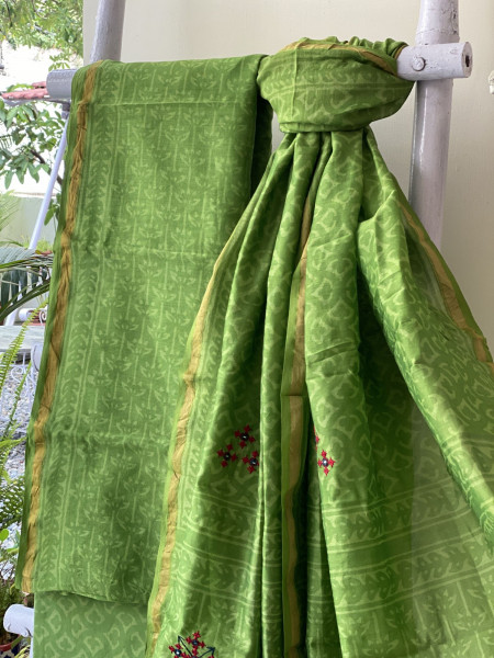 GREEN CHANDERI COTTON BLOCK PRINT EMBROIDERED DUPATTA SET