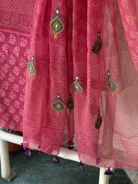 ROSE HAND BLOCK PRINT KOTA  EMBROIDERED DUPATTA SET