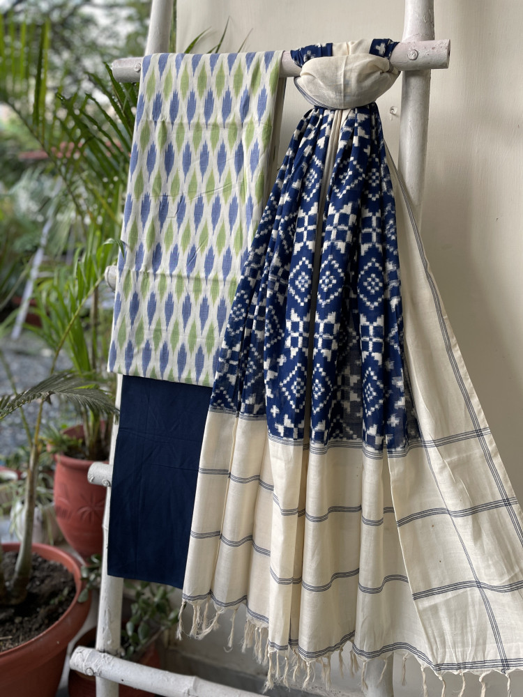 Image of OFF WHITE &amp; BLUE COTTON IKKAT DUPATTA SET