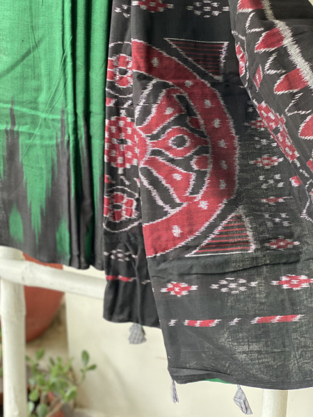 GREEN-BLACK Cotton 'KARGIL KUMBHA' ikkat woven sari