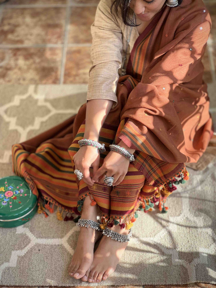 Image of BROWN PURE WOOL hand dyed woven shaWL