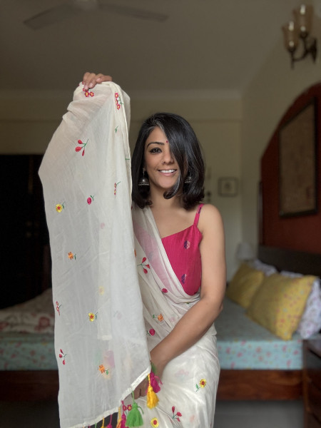 WHITE COTTON MULMUL EMBROIDERED SARI