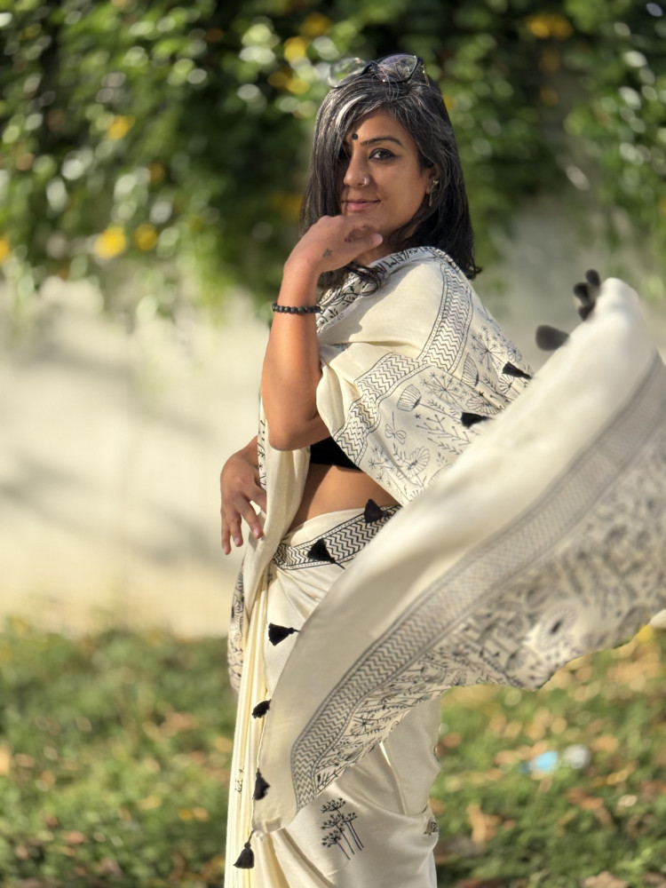 Image of OFF WHITE-BLACK MODAL SILK AJRAKH BLOCK PRINT SARI