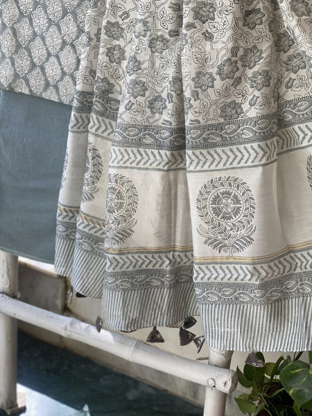 GREY HAND BLOCK PRINT CHANDERI SILK & COTTON DUPATTA SET