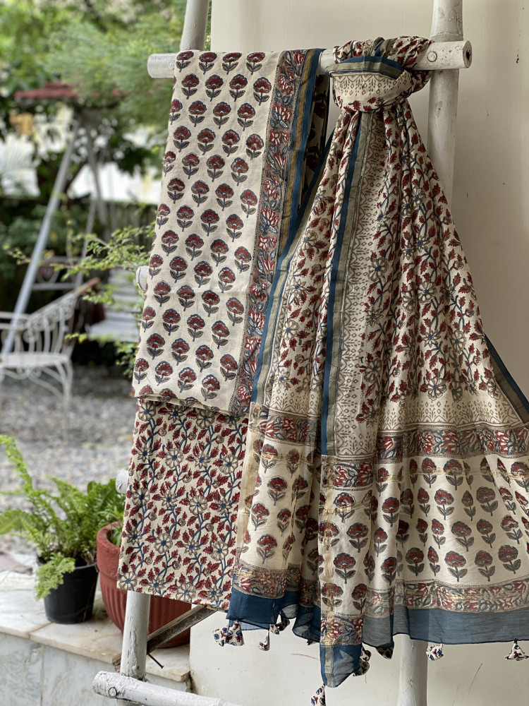 Image of IVORY BLOCK PRINT CHANDERI SILK &amp; COTTON DUPATTA SET