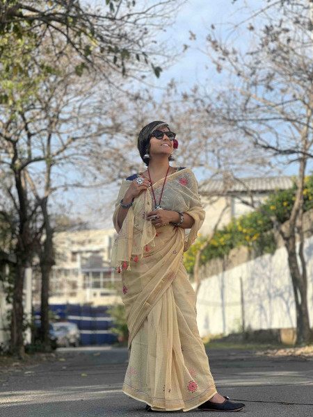 BEIGE  KOTA COTTON HAND EMBROIDERED SARI