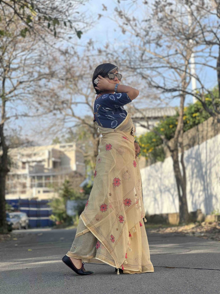 BEIGE  KOTA COTTON HAND EMBROIDERED SARI