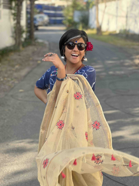 BEIGE  KOTA COTTON HAND EMBROIDERED SARI