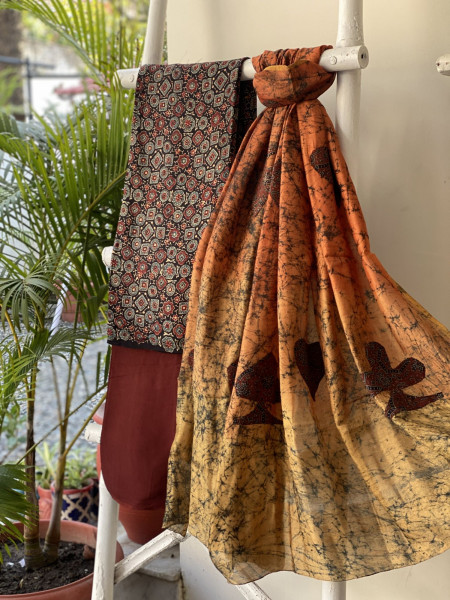 BLACK-RUST BATIK PATCHWORK CHANDERI SILK dupatta Set