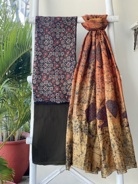 BLACK-MOSS GREEN BATIK PATCHWORK CHANDERI SILK dupatta Set