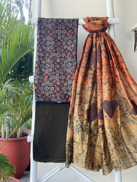 BLACK-MOSS GREEN BATIK PATCHWORK CHANDERI SILK dupatta Set