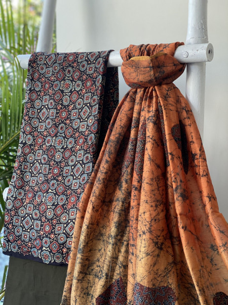 BLACK-MOSS GREEN BATIK PATCHWORK CHANDERI SILK dupatta Set