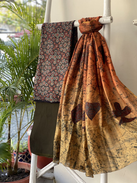 BLACK-MOSS GREEN BATIK PATCHWORK CHANDERI SILK dupatta Set