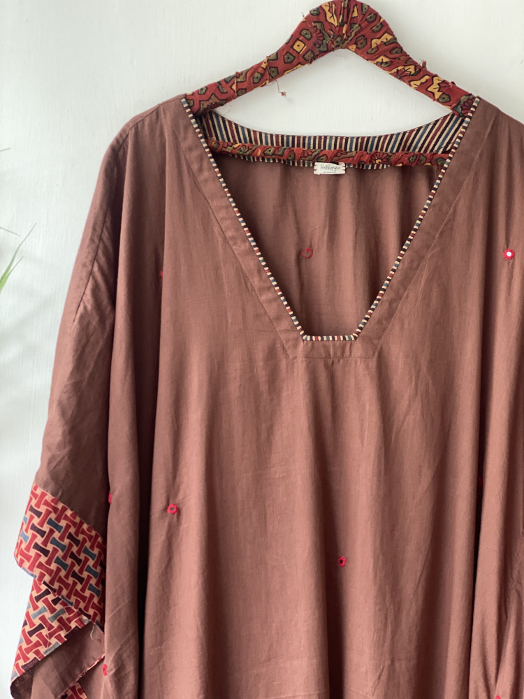 Image of BROWN SOLID EMBROIDERED MUL COTTON KAFTAN