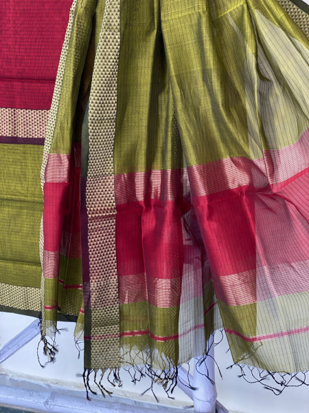 RED & MEHNDI GREEN MAHESHWARI SILK & COTTON ZARI BORDER WOVEN DUPATTA SET