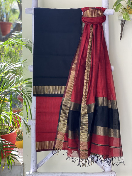 BLACK & RED MAHESHWARI SILK & COTTON ZARI BORDER WOVEN DUPATTA SET