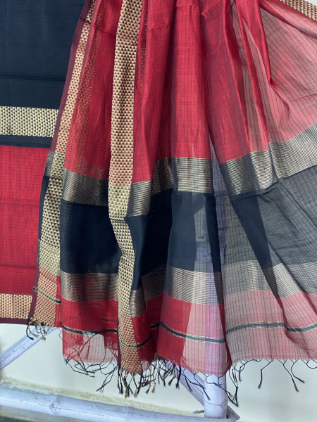 BLACK & RED MAHESHWARI SILK & COTTON ZARI BORDER WOVEN DUPATTA SET