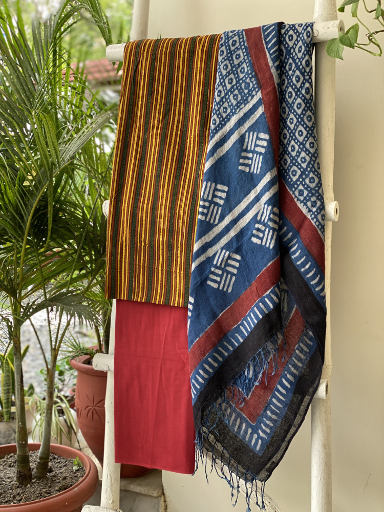 Image of MULTI COLOUR &amp; INDIGO BLOCK PRINT LINEN DUPATTA SUIT SET
