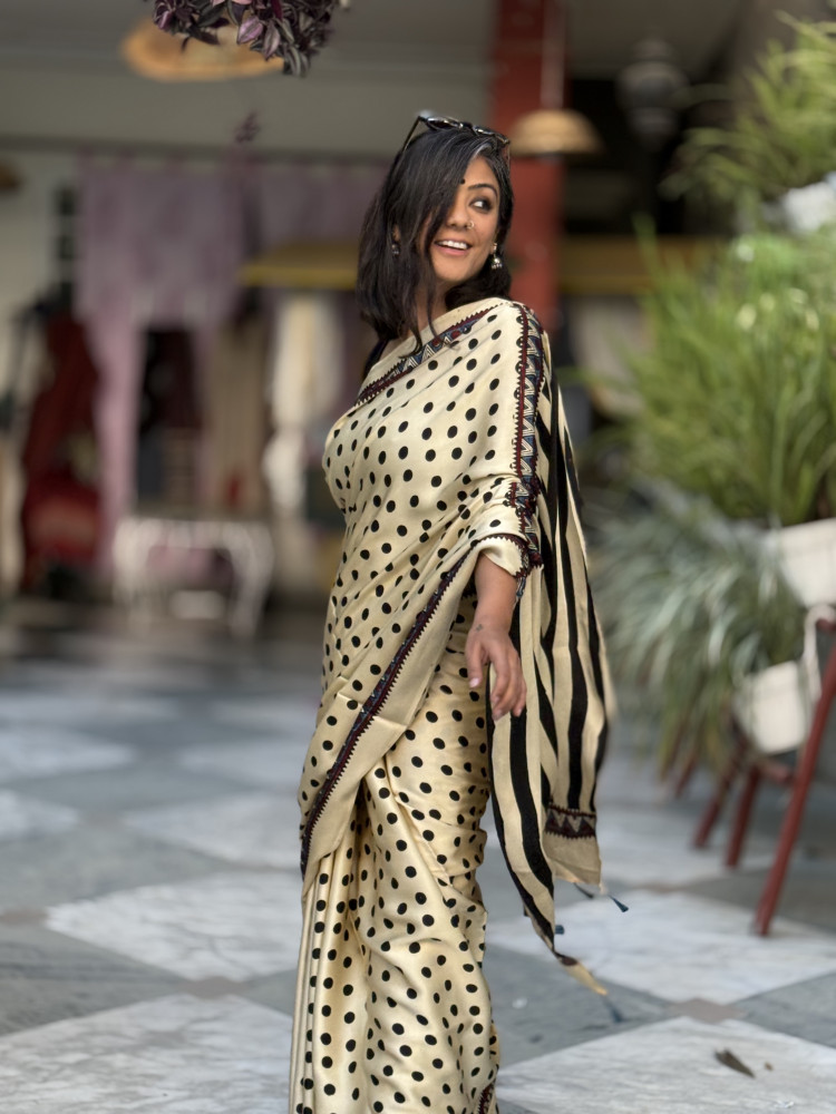 Image of IVORY-BLACK MODAL SILK AJRAKH BLOCK PRINT SARI