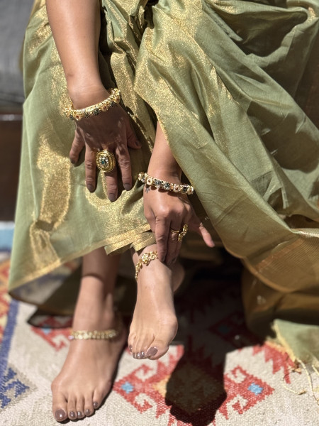 'PADMA' MEHNDI GREEN ZARI WOVEN MAHESHWARI SILK  SARI
