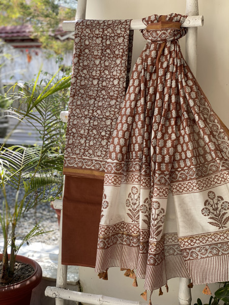 BROWN HAND BLOCK PRINT CHANDERI SILK & COTTON DUPATTA SET