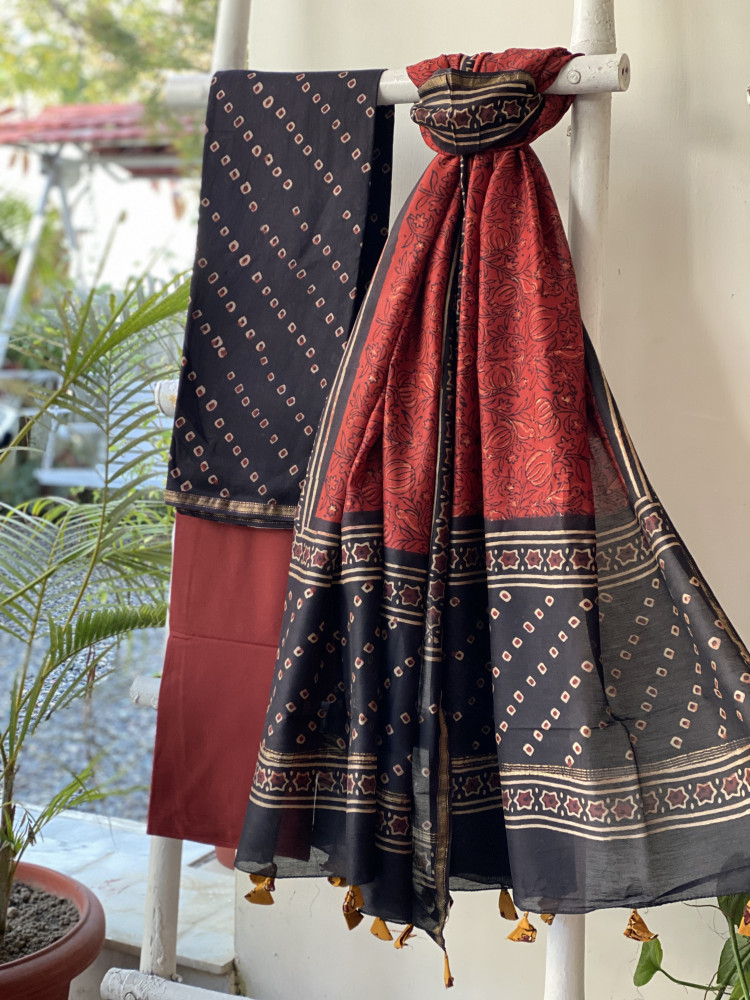 Image of BLACK-MAROON HAND BLOCK PRINT CHANDERI SILK &amp; COTTON DUPATTA SET